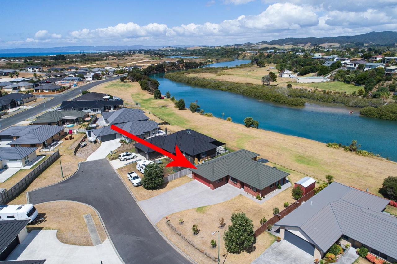 The Waterfront Ruakaka - Ruakaka Holiday Home Exteriör bild